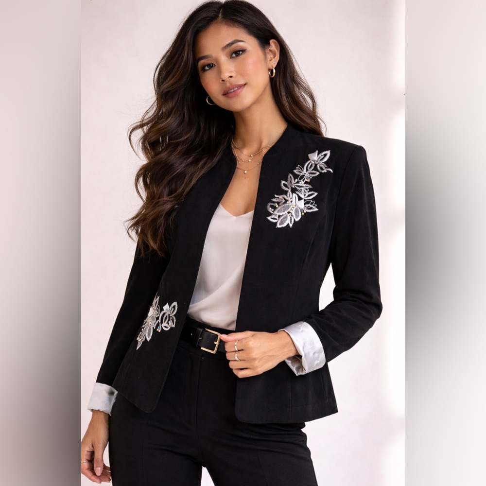 Tradition Petite Black Embroidered Blazer – Size 10P
